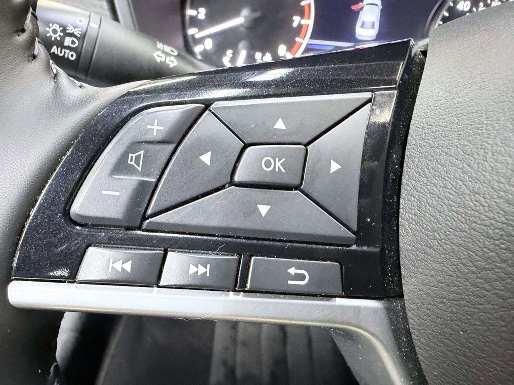 Used 2025 Nissan Altima 2.5 SV w/ SV Premium Package FWD image 22