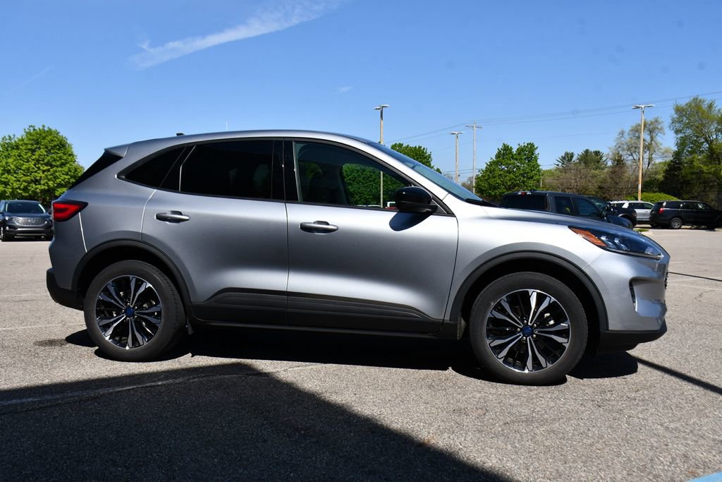 Used 2022 Ford Escape SE w/ SE Sport Appearance Package AWD/4WD image 8