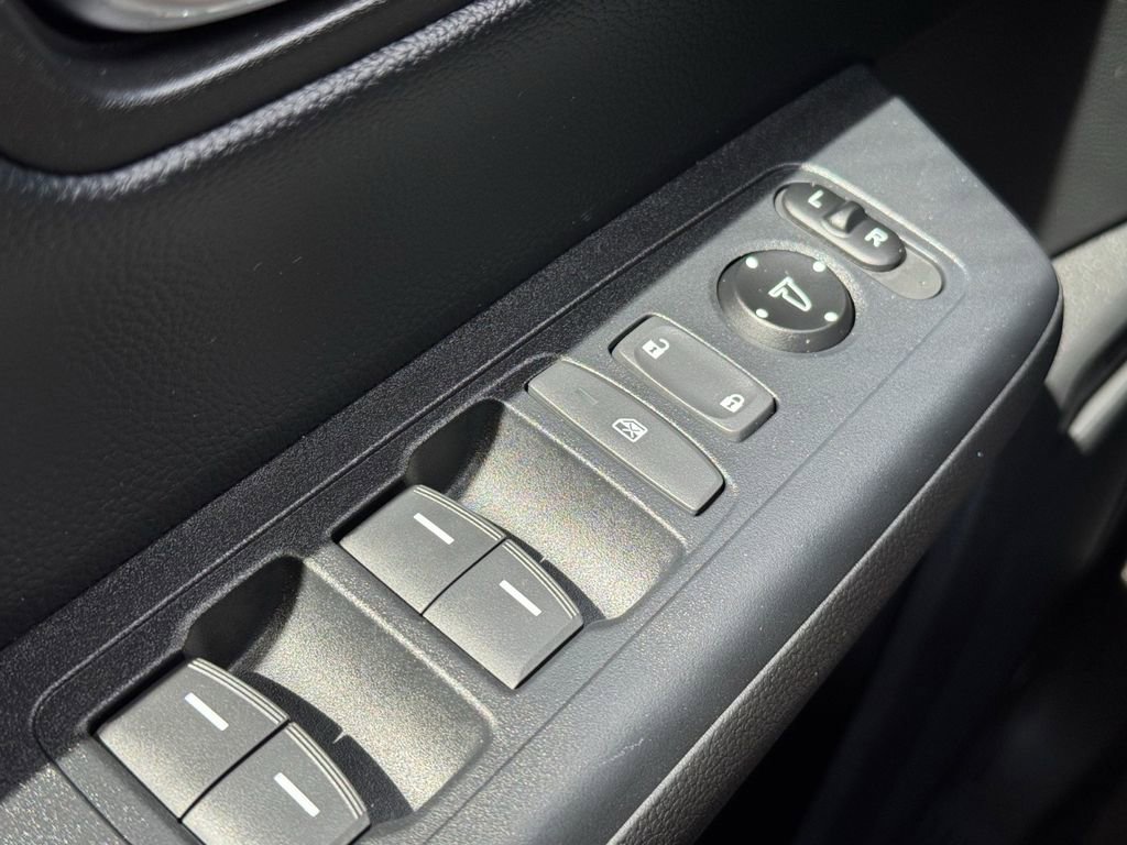 Used 2025 Honda CR-V Sport-L image 17