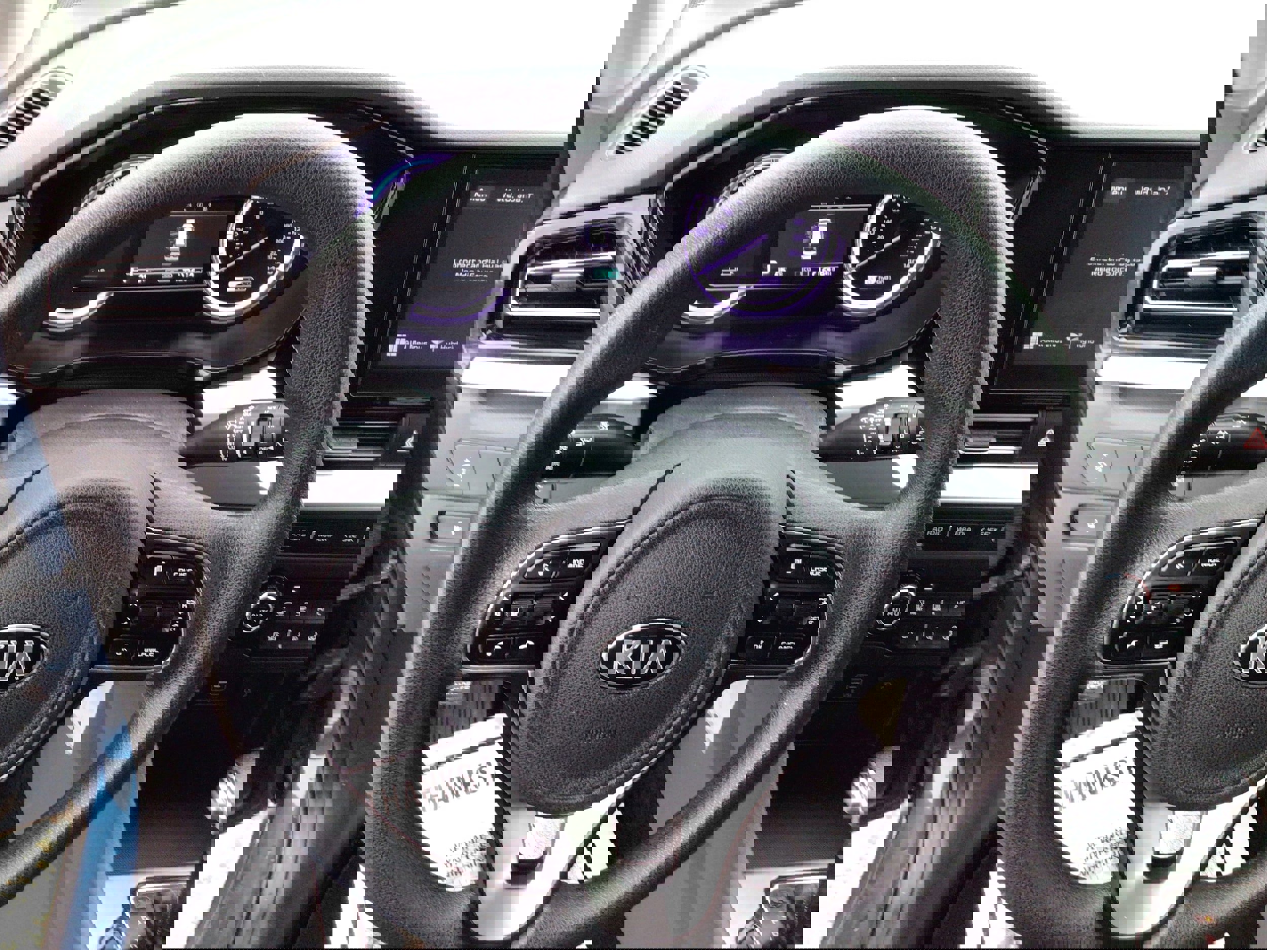 Used 2020 Kia Niro LX image 15