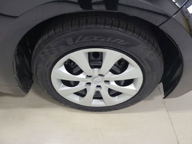 Used 2023 Toyota Corolla LE FWD image 32