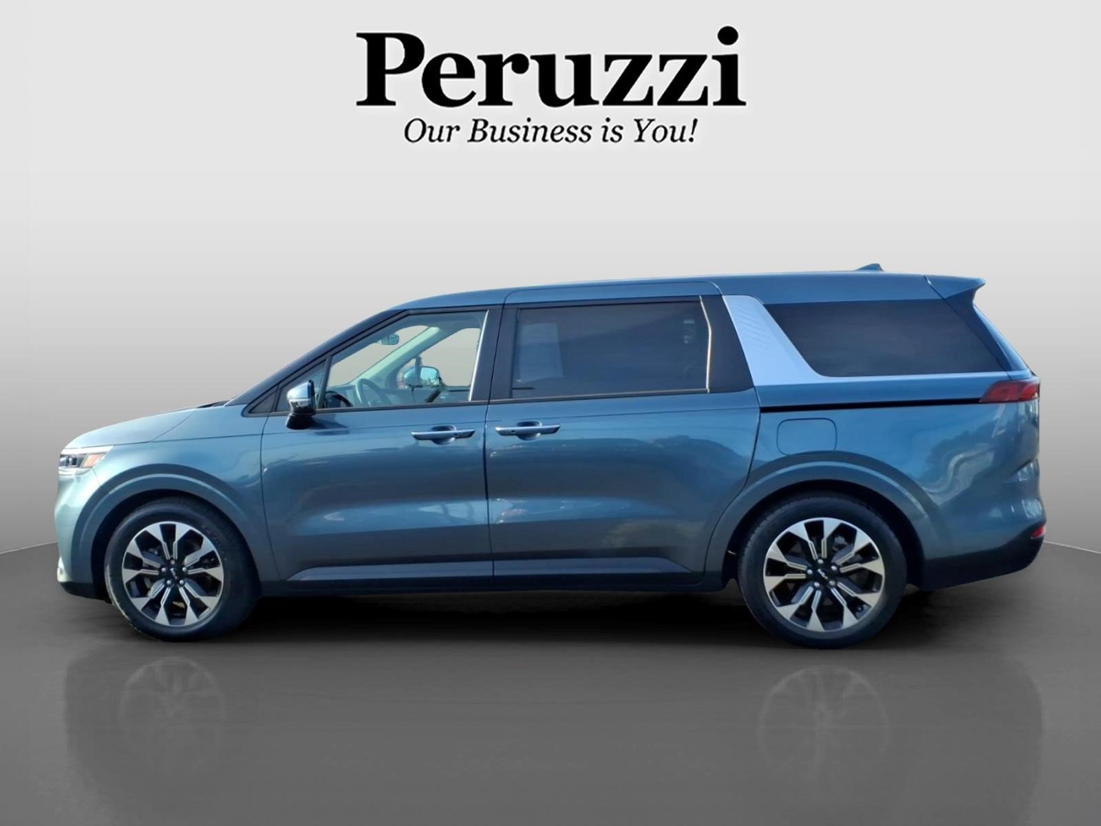 Used 2022 Kia Carnival EX FWD image 6