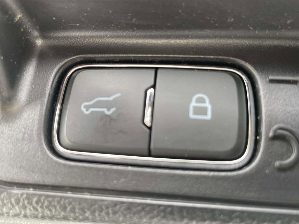 Used 2023 Ford Explorer ST-Line w/ Class IV Trailer Tow Package image 9