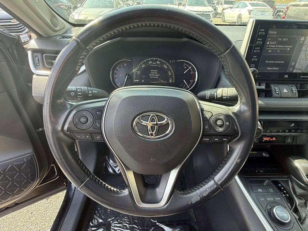 Used 2019 Toyota RAV4 Limited w/ Advanced Technology Package AWD/4WD image 29