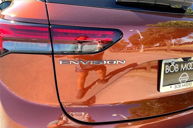 Used 2022 Buick Envision Essence w/ Safety Package image 8