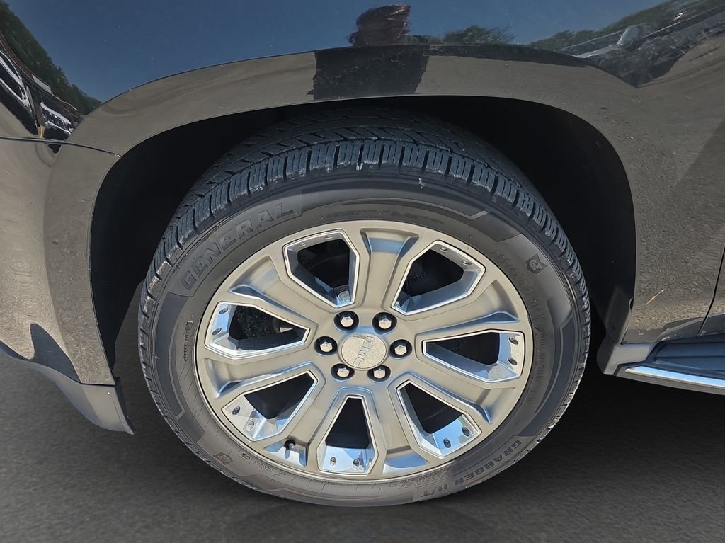 Used 2015 GMC Yukon Denali w/ Open Road Package AWD/4WD image 4