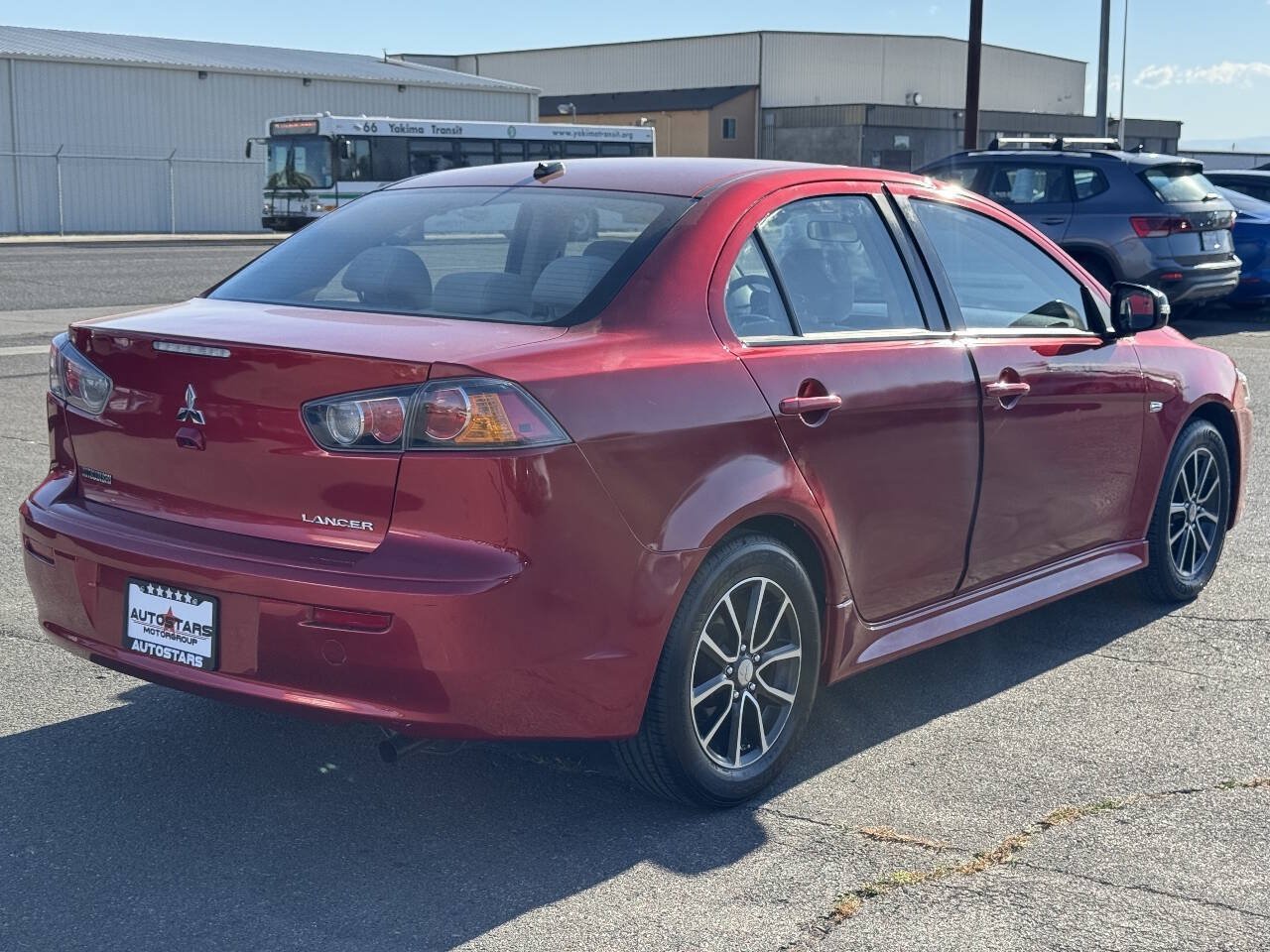 Used 2017 Mitsubishi Lancer ES FWD image 4