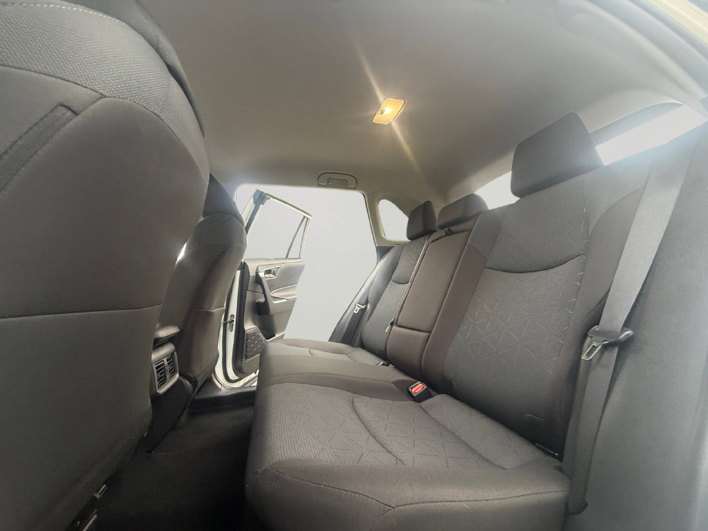 Used 2025 Toyota RAV4 XLE AWD/4WD image 25
