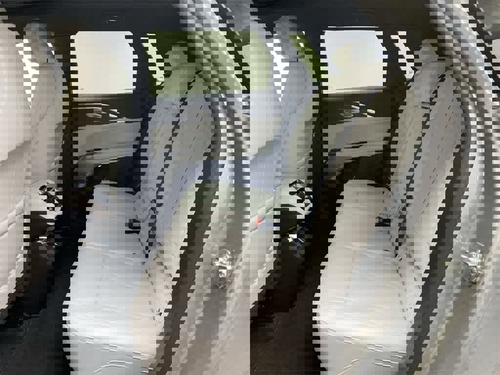 Certified 2025 Cadillac Lyriq Luxury image 17