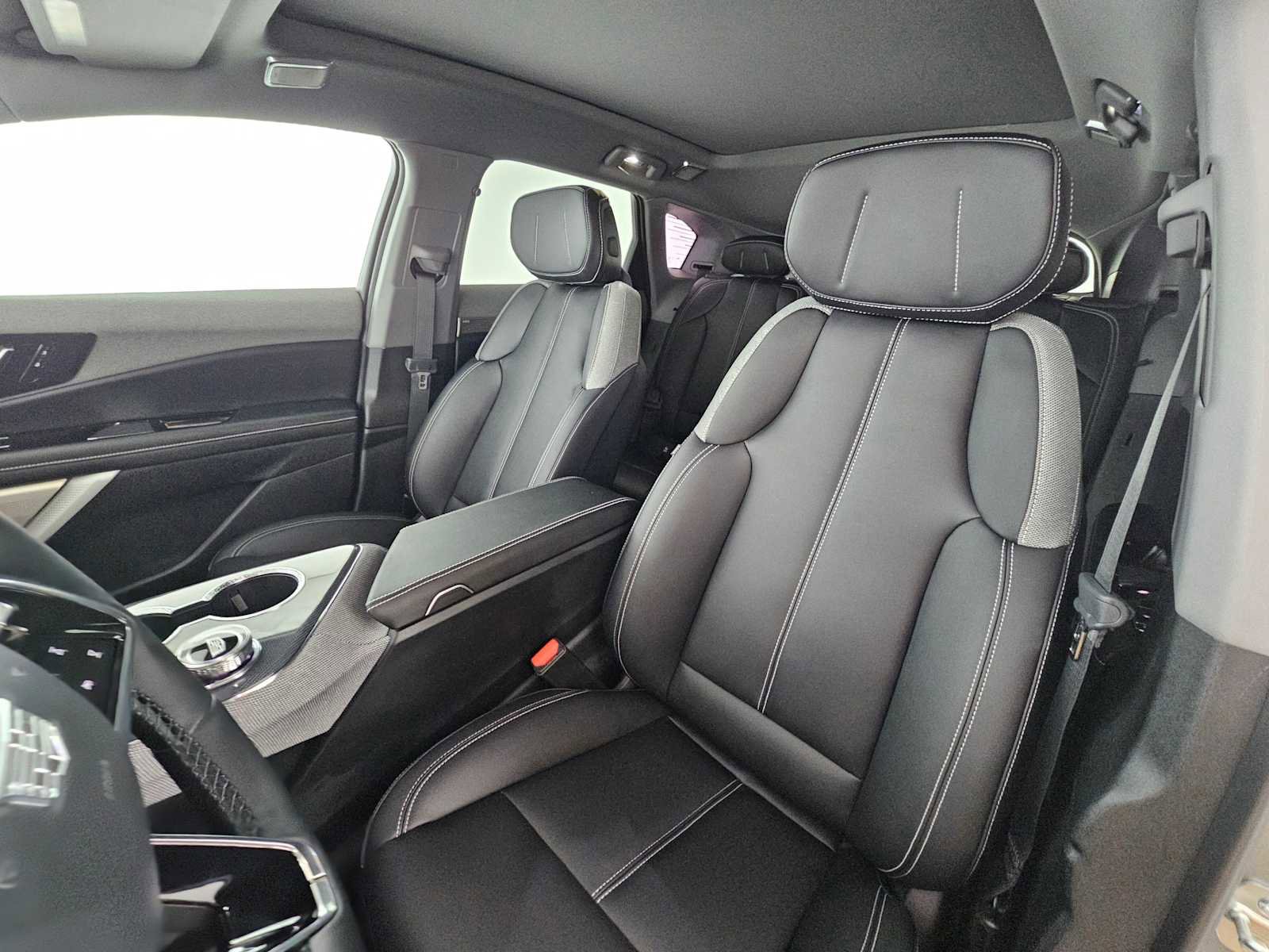 New 2026 Cadillac Optiq Luxury 1 image 21