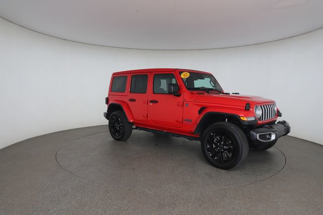 Used 2025 Jeep Wrangler Unlimited Sahara w/ Safety Group AWD/4WD image 30