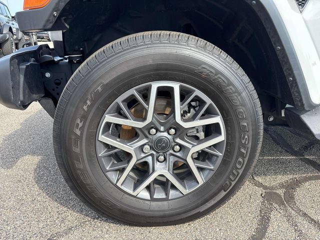 Used 2024 Jeep Wrangler Unlimited Sahara AWD/4WD image 11