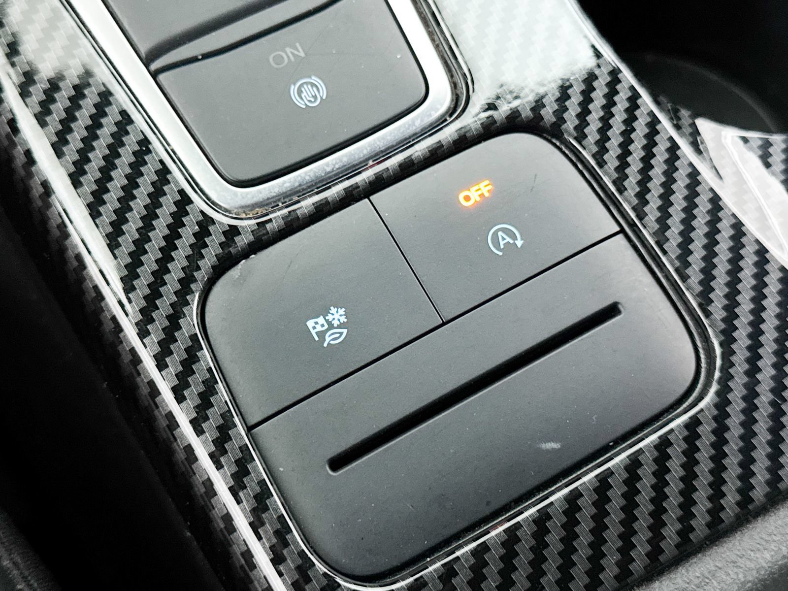 Used 2024 Ford Escape ST-Line AWD/4WD image 8