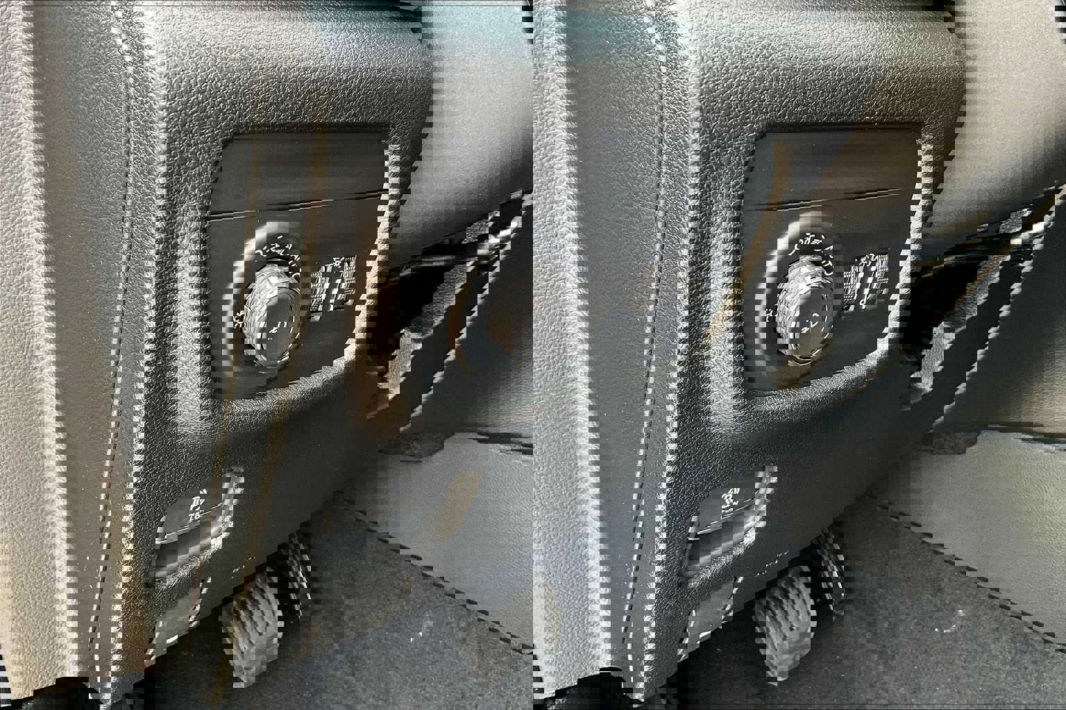 New 2025 Jeep Grand Cherokee Limited w/ Black Appearance Package image 18