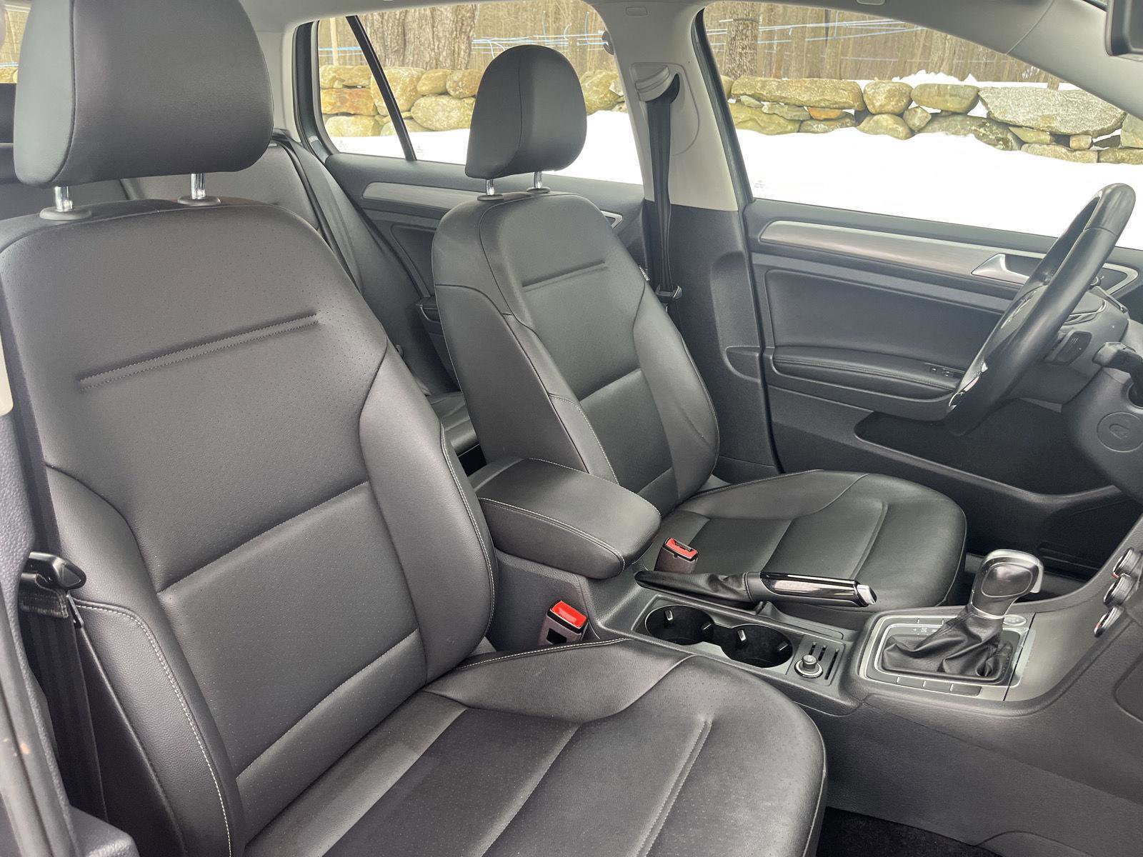 Used 2017 Volkswagen Golf Wolfsburg Edition image 36