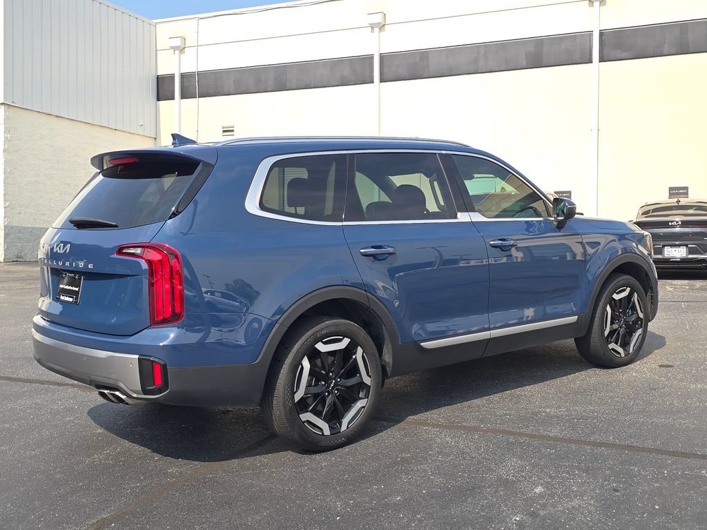 Certified 2025 Kia Telluride S FWD image 3