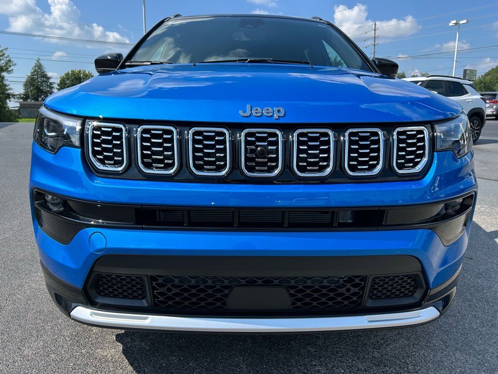 New 2025 Jeep Compass Limited image 2