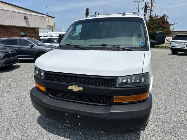 Used 2022 Chevrolet Express 2500 w/ Driver Convenience Package RWD image 3