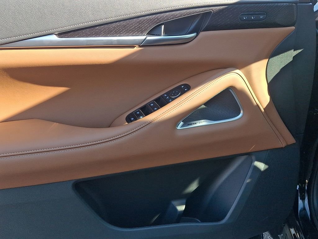 Used 2025 INFINITI QX60 Sensory w/ Vision Package image 12