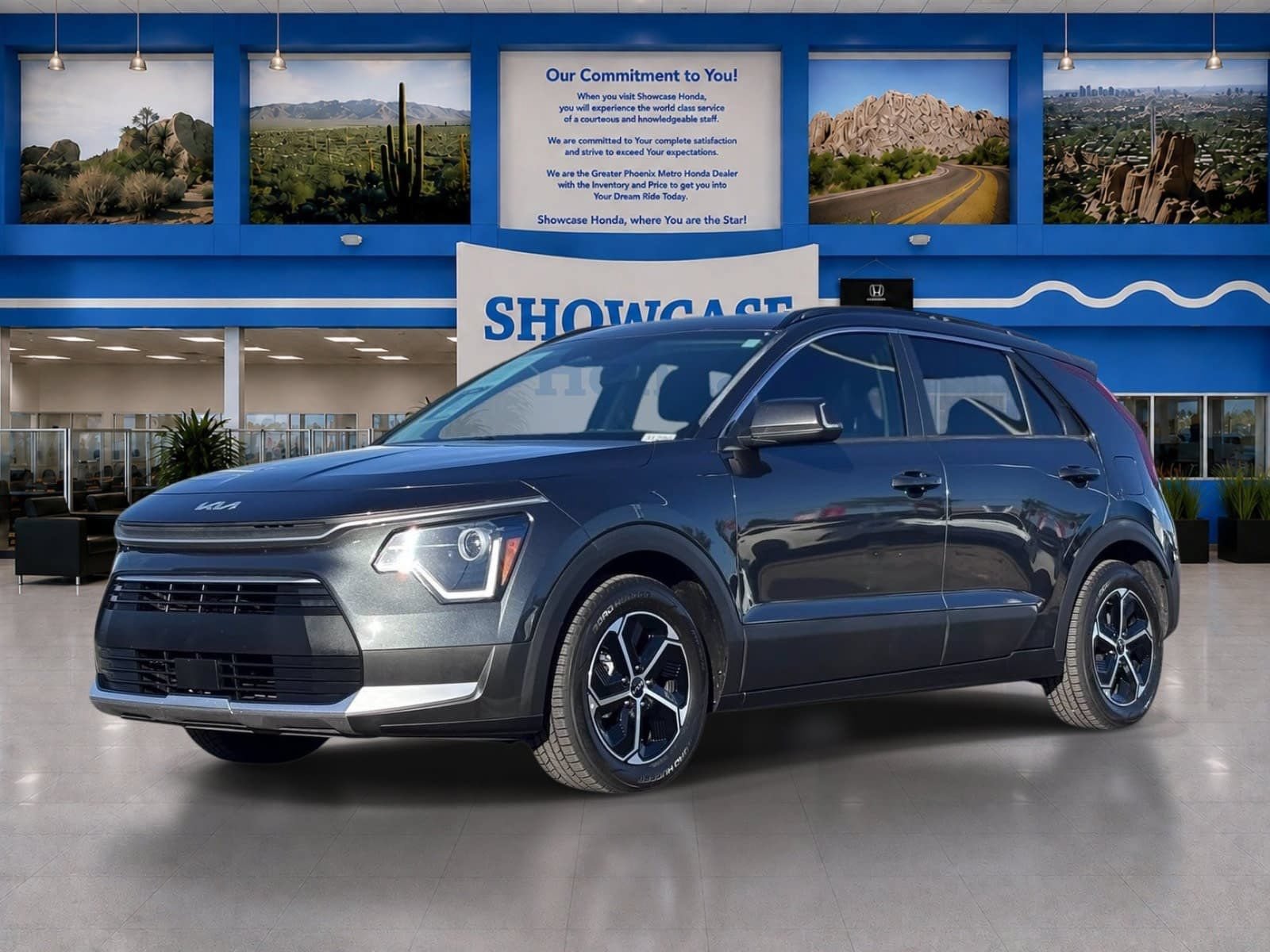 Used 2024 Kia Niro EX FWD image 2