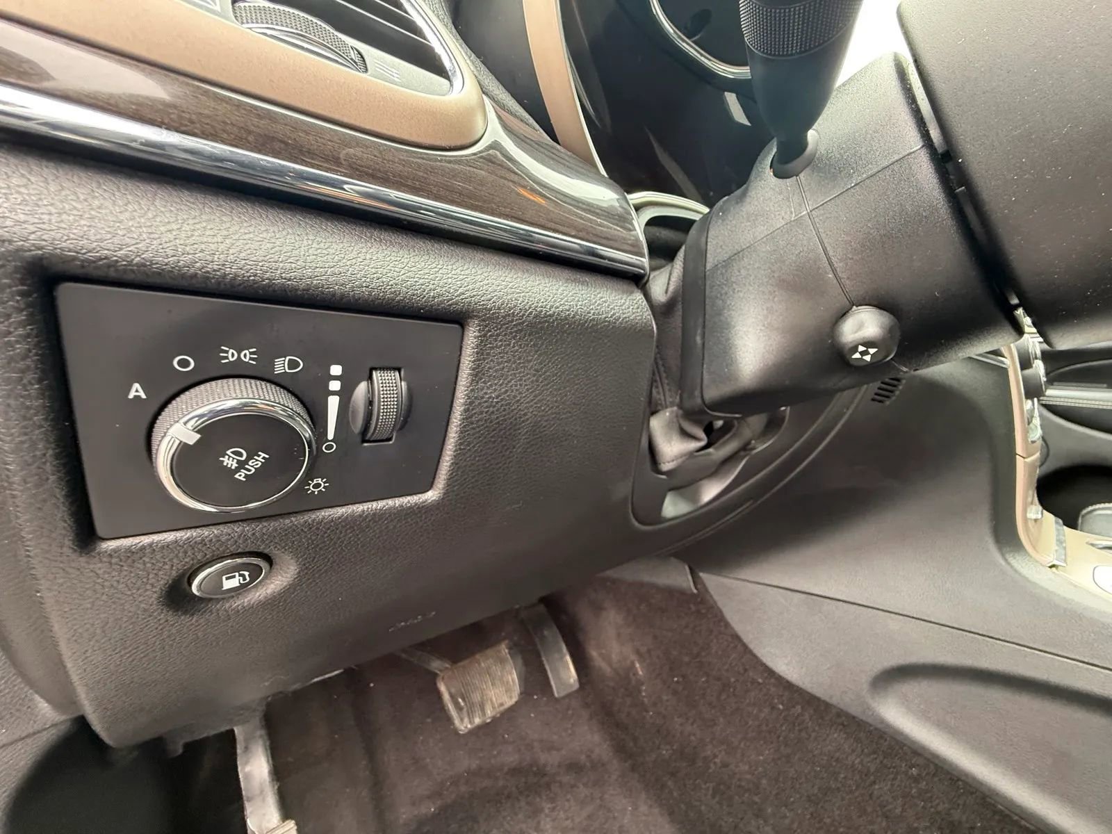 Used 2017 Jeep Grand Cherokee Overland image 19