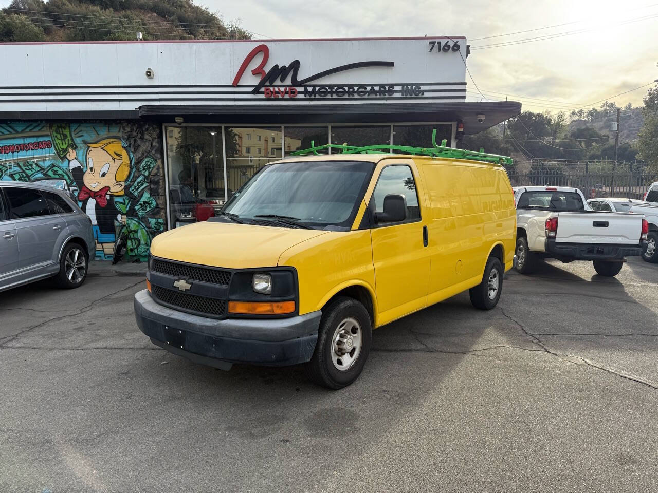 Used 2012 Chevrolet Express 2500 RWD image 1