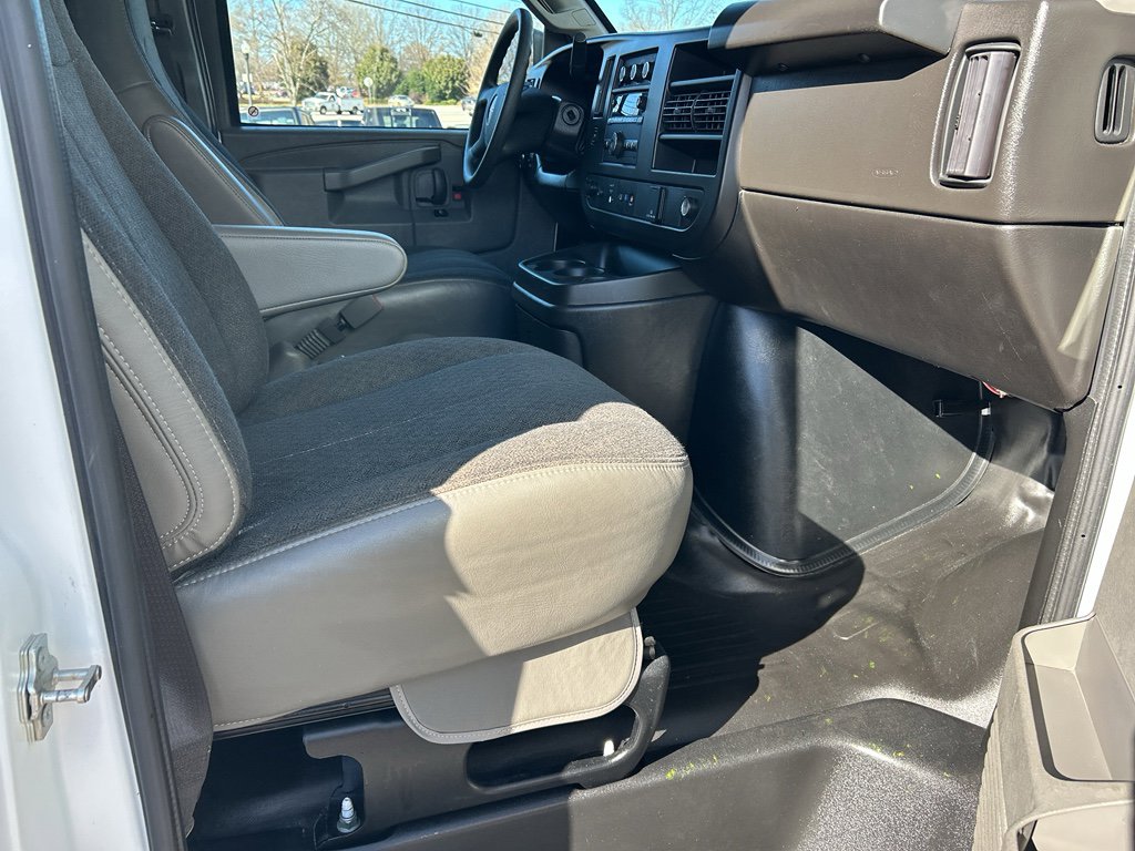 Used 2024 GMC Savana 2500 w/ Driver Convenience Package image 20