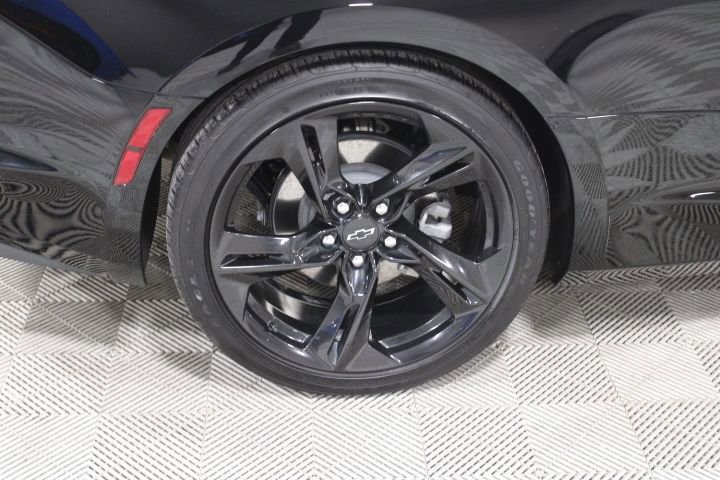 Used 2023 Chevrolet Camaro LT image 33