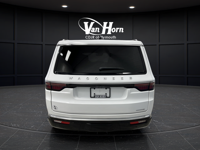 Used 2024 Jeep Wagoneer Series III w/ Convenience Group I AWD/4WD image 13