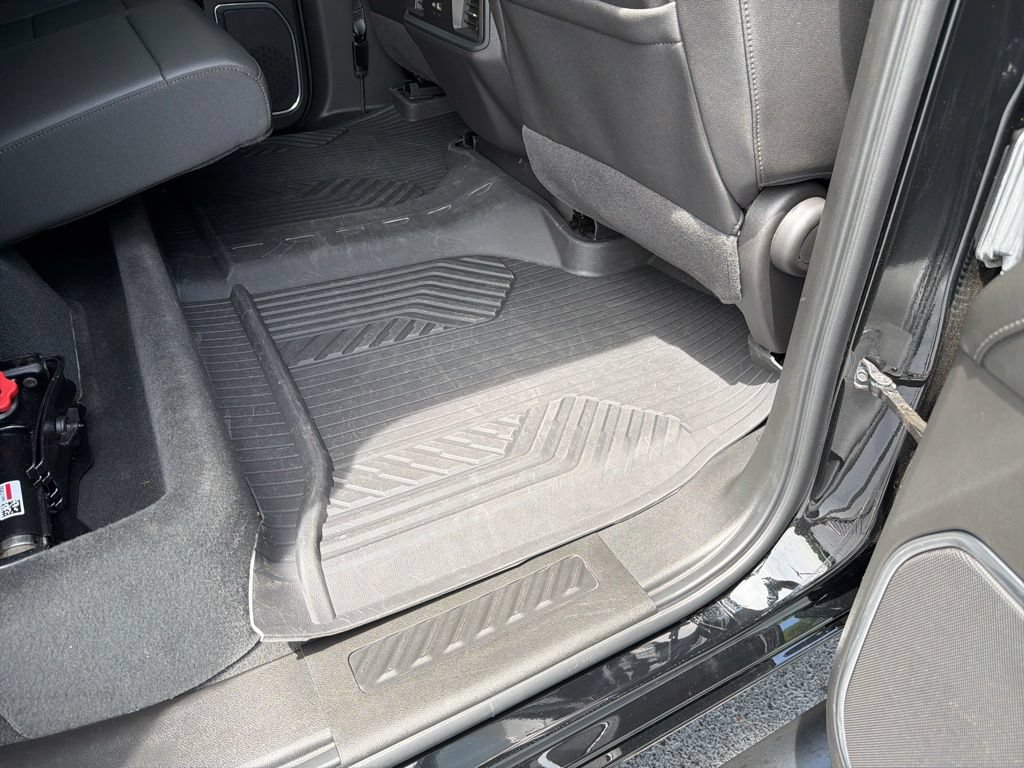 Used 2024 Chevrolet Silverado 1500 LT Trail Boss w/ LT Trail Boss Premium Package AWD/4WD image 37