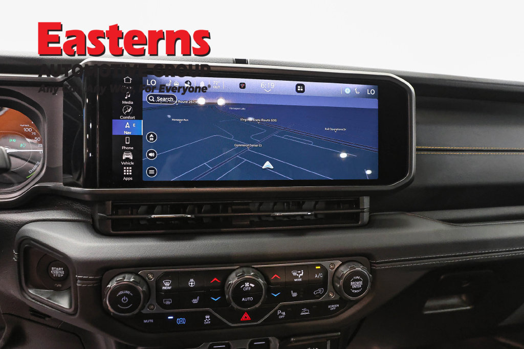 Used 2024 Jeep Wrangler Unlimited Sahara w/ Technology Group AWD/4WD image 12