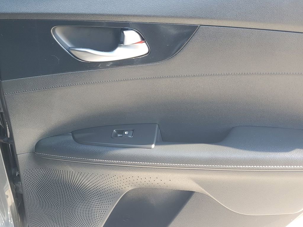 Used 2023 Kia Forte GT-Line w/ GT-Line Technology Package image 42