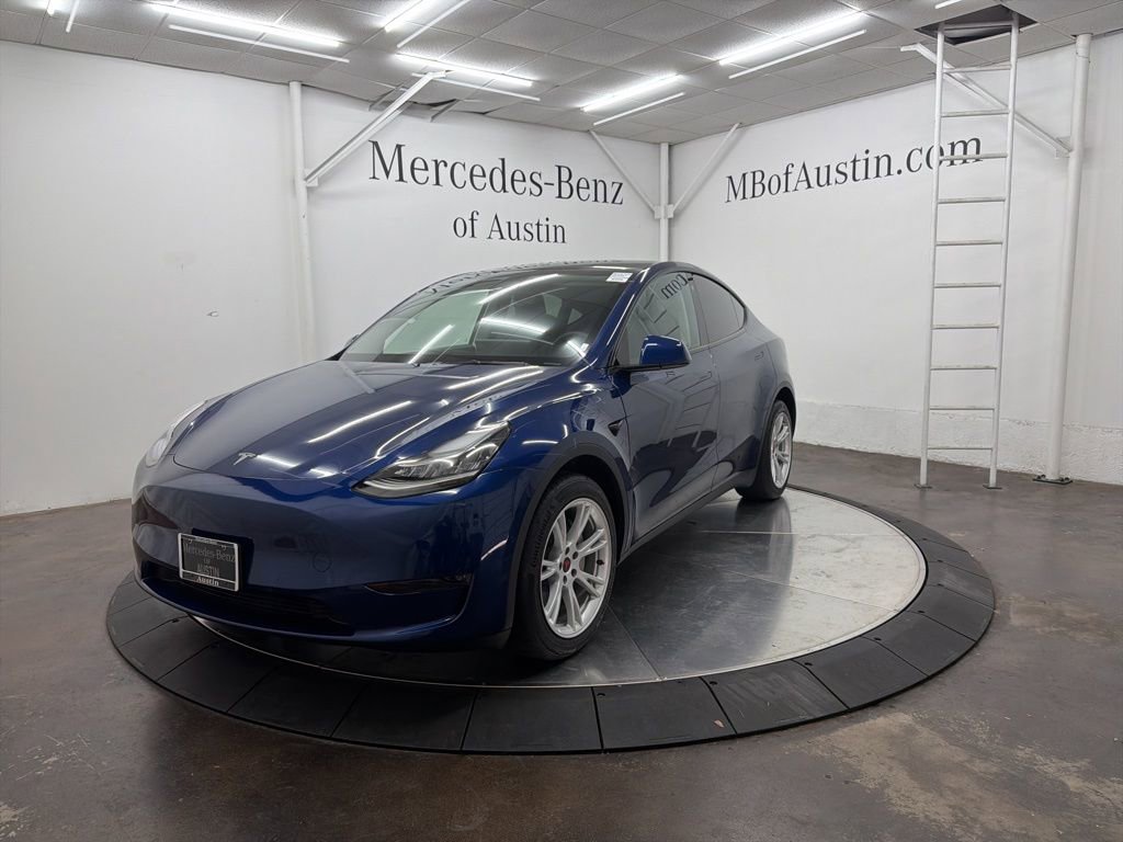Used 2022 Tesla Model Y Long Range AWD/4WD image 3