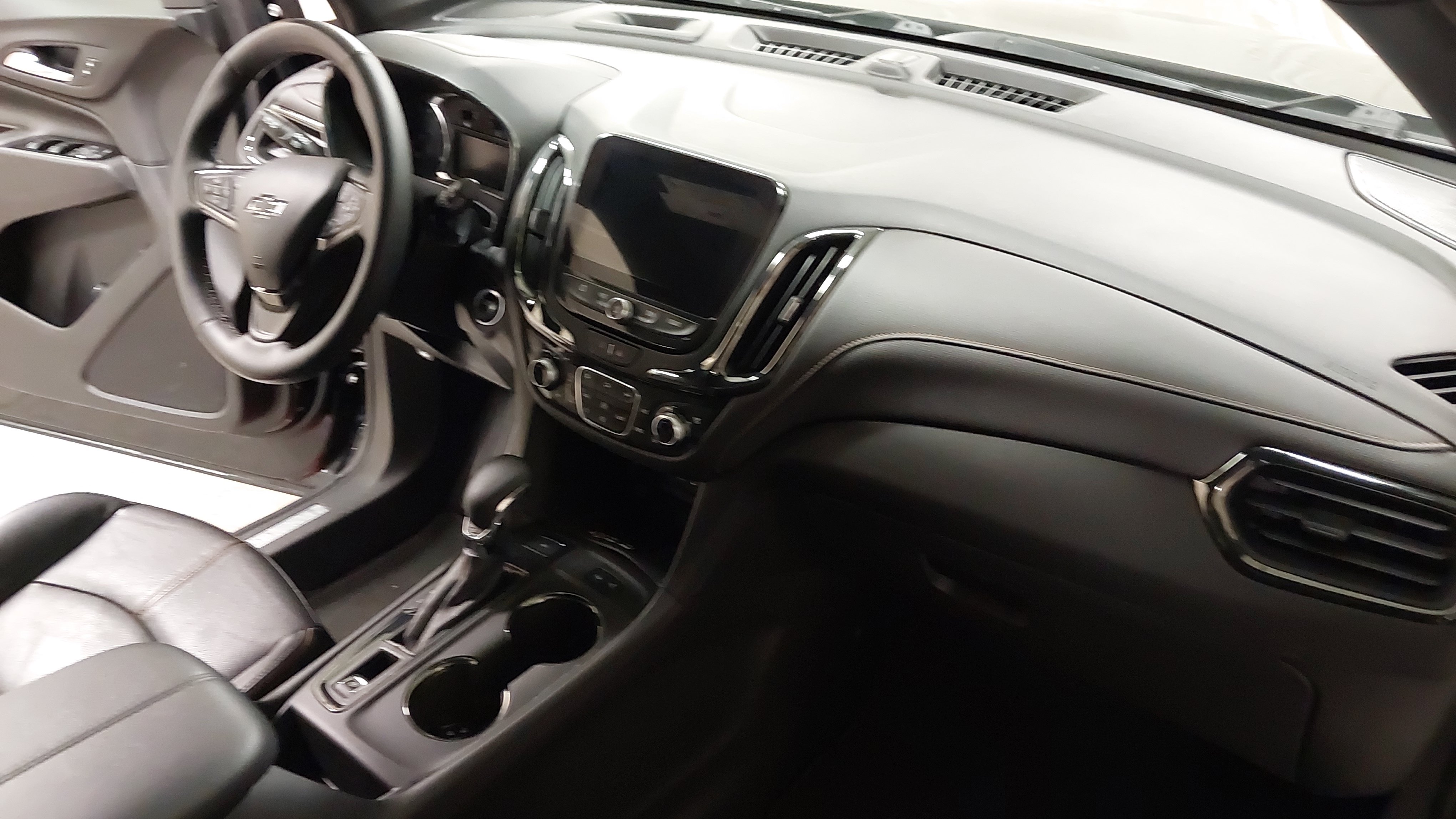 Used 2023 Chevrolet Equinox Premier AWD/4WD image 29