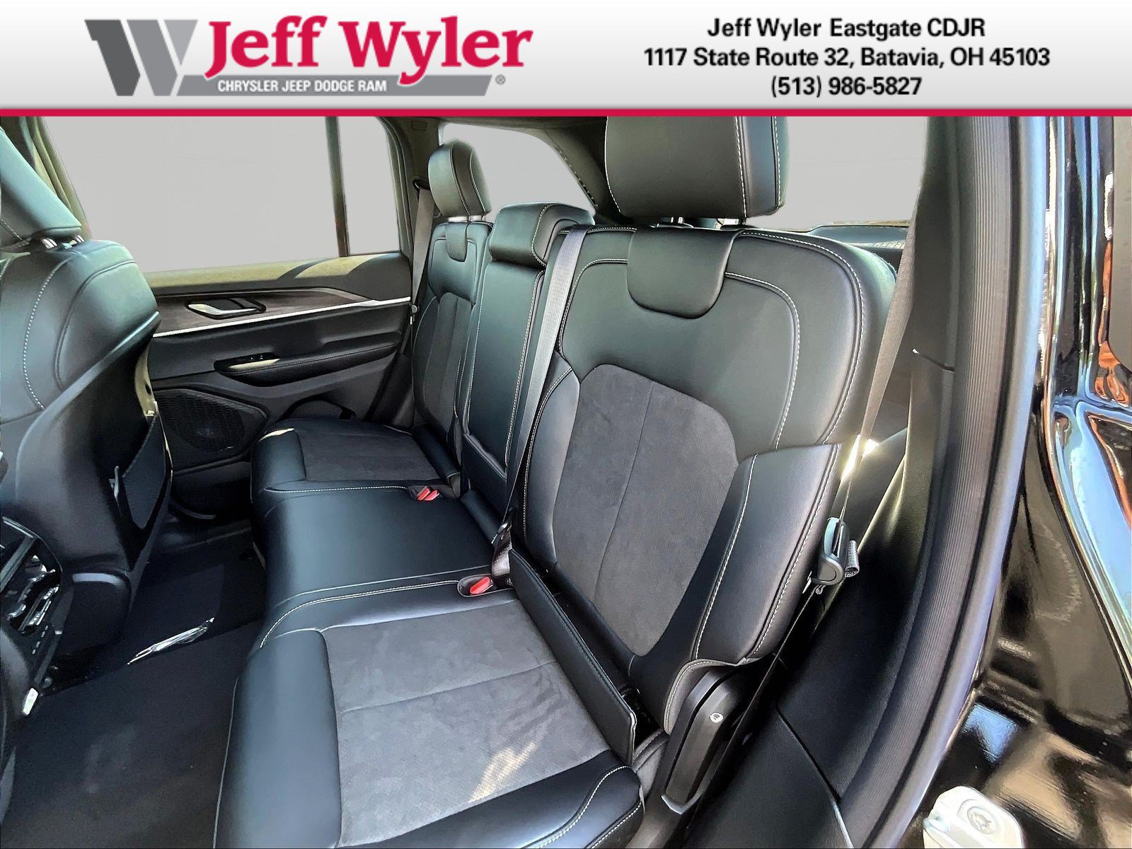 New 2026 Jeep Grand Cherokee Altitude AWD/4WD image 17