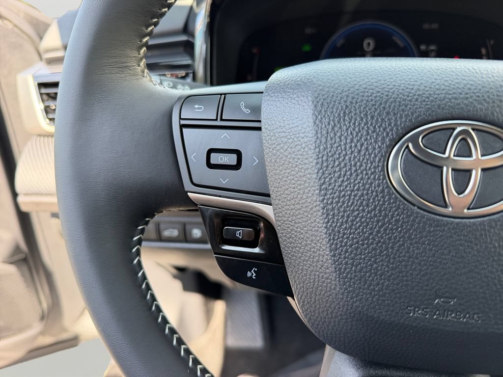 Used 2026 Toyota Camry SE w/ Convenience Package FWD image 20