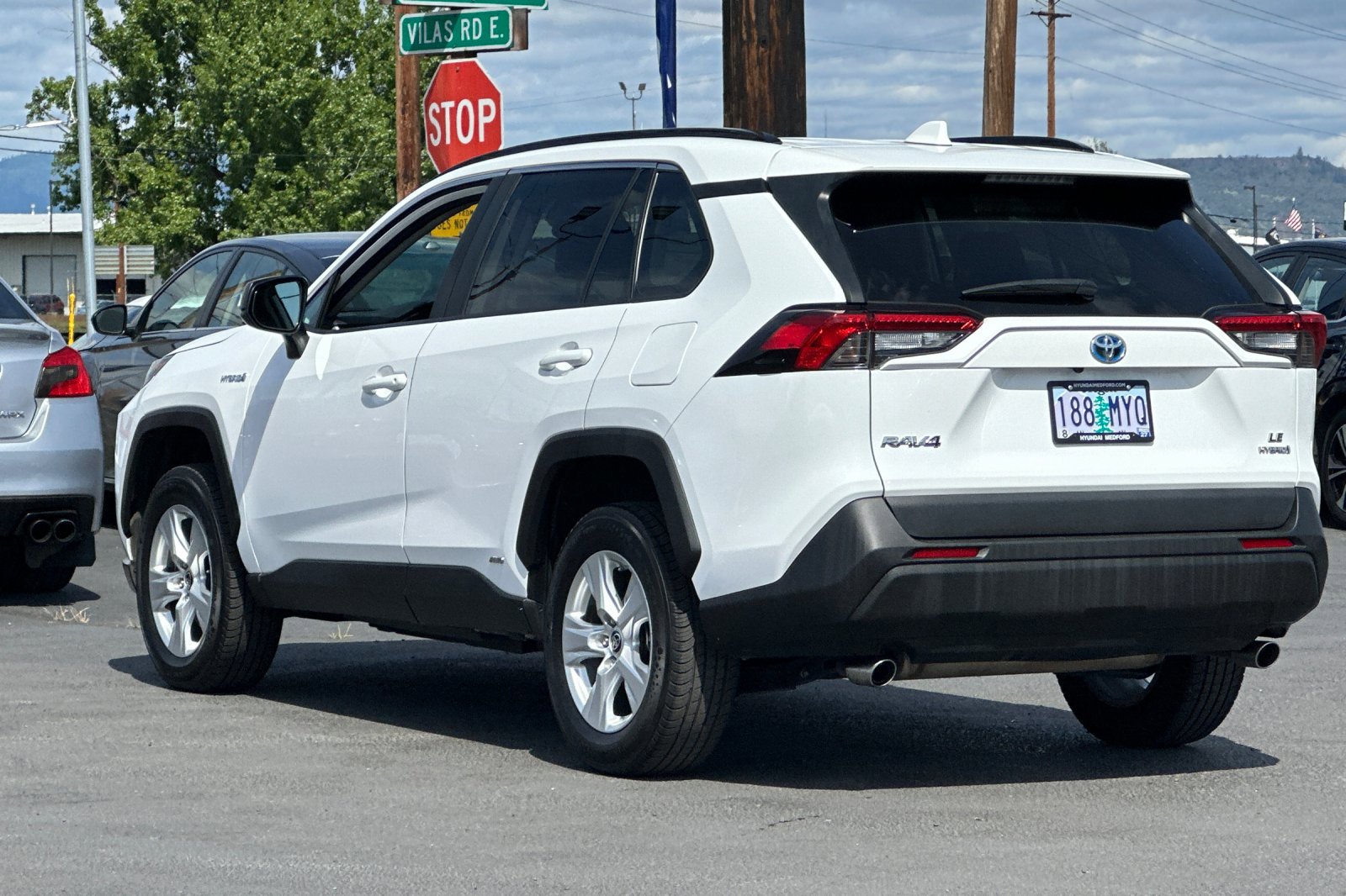 Used 2021 Toyota RAV4 LE AWD/4WD image 6