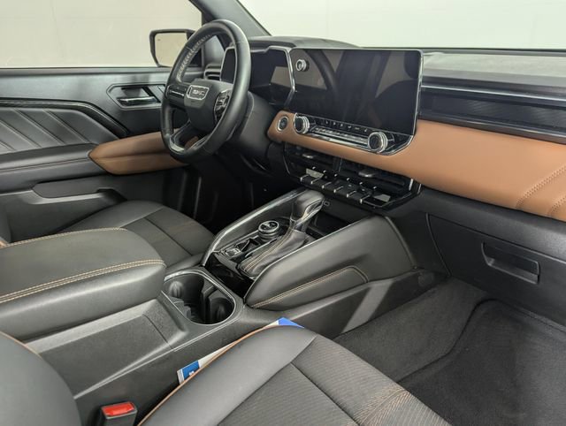 Used 2024 GMC Canyon AT4 w/ Canyon Safety Plus Package image 29