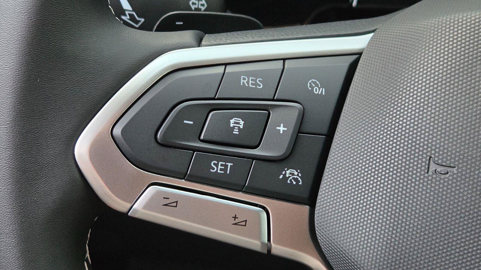 New 2026 Volkswagen Atlas Cross Sport SE AWD/4WD image 27