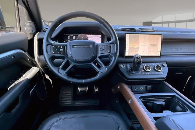 Used 2024 Land Rover Defender 110 X AWD/4WD image 8