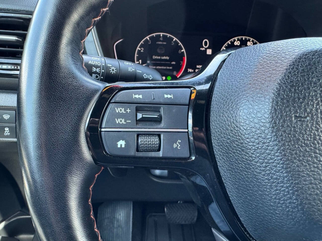 Used 2025 Honda Pilot TrailSport image 18