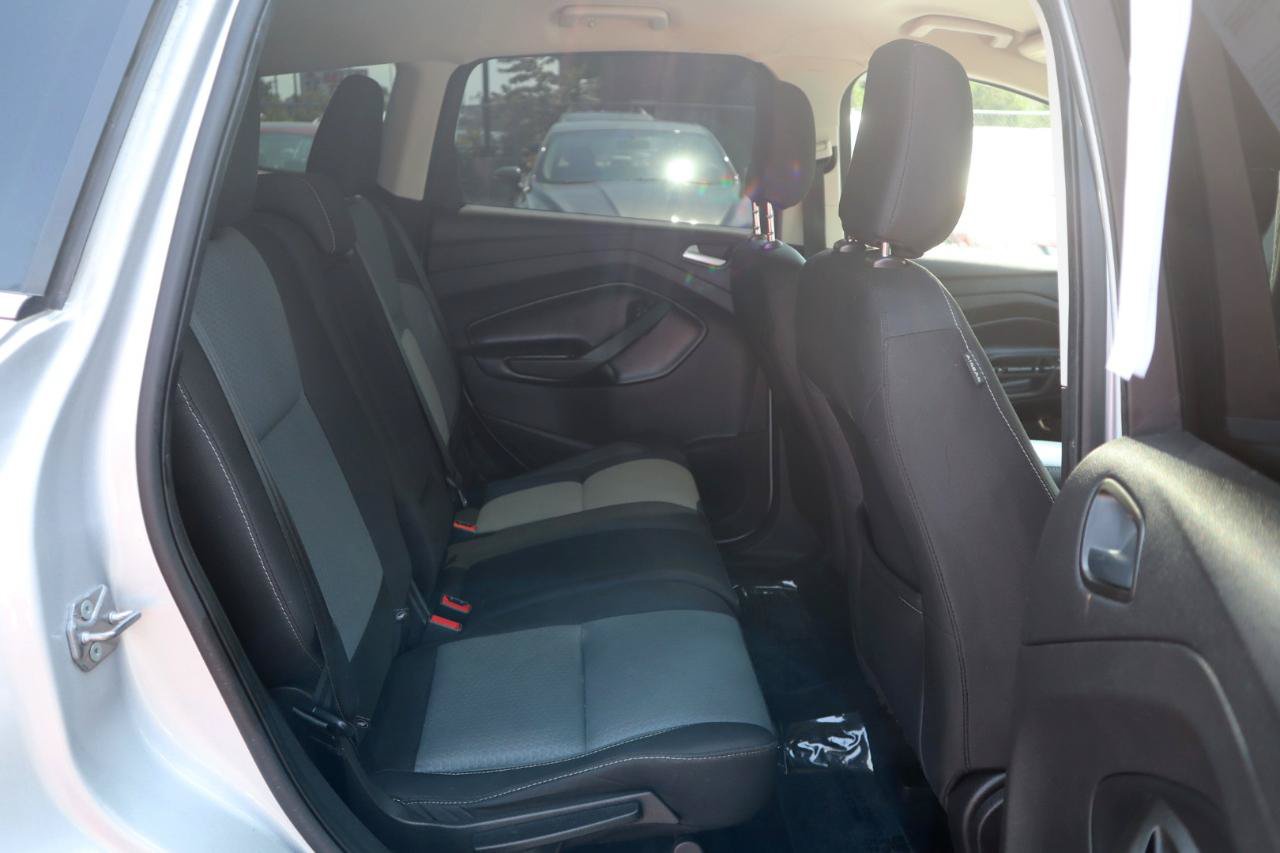 Used 2019 Ford Escape SE FWD image 12