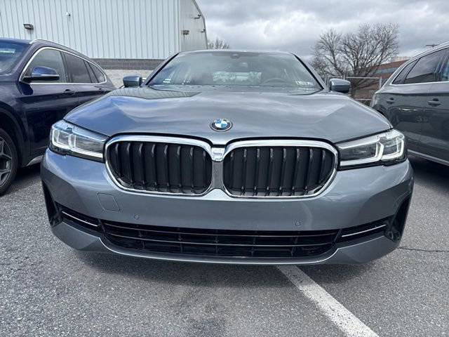 Used 2021 BMW 530i xDrive w/ Premium Package image 3