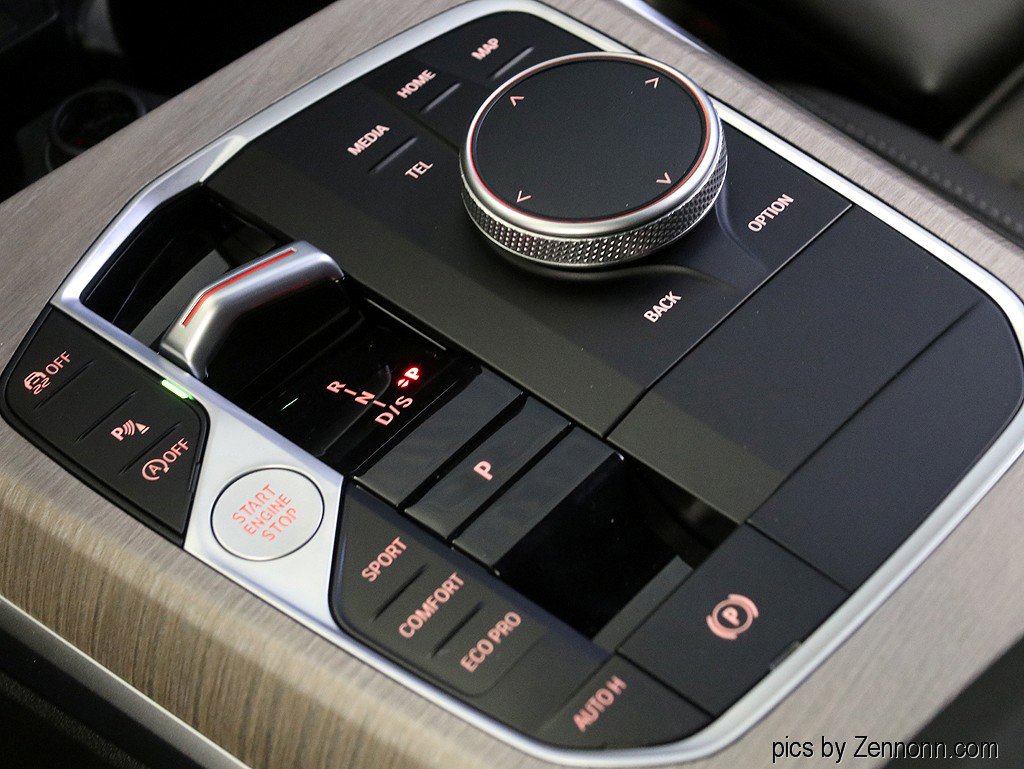 Used 2025 BMW 330i xDrive Sedan w/ Premium Package image 23