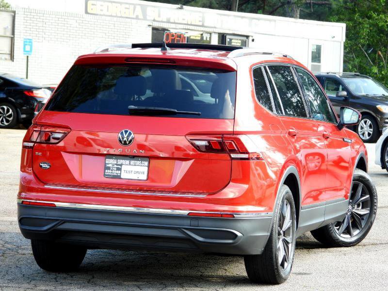 Used 2023 Volkswagen Tiguan SE w/ Panoramic Sunroof Package image 7