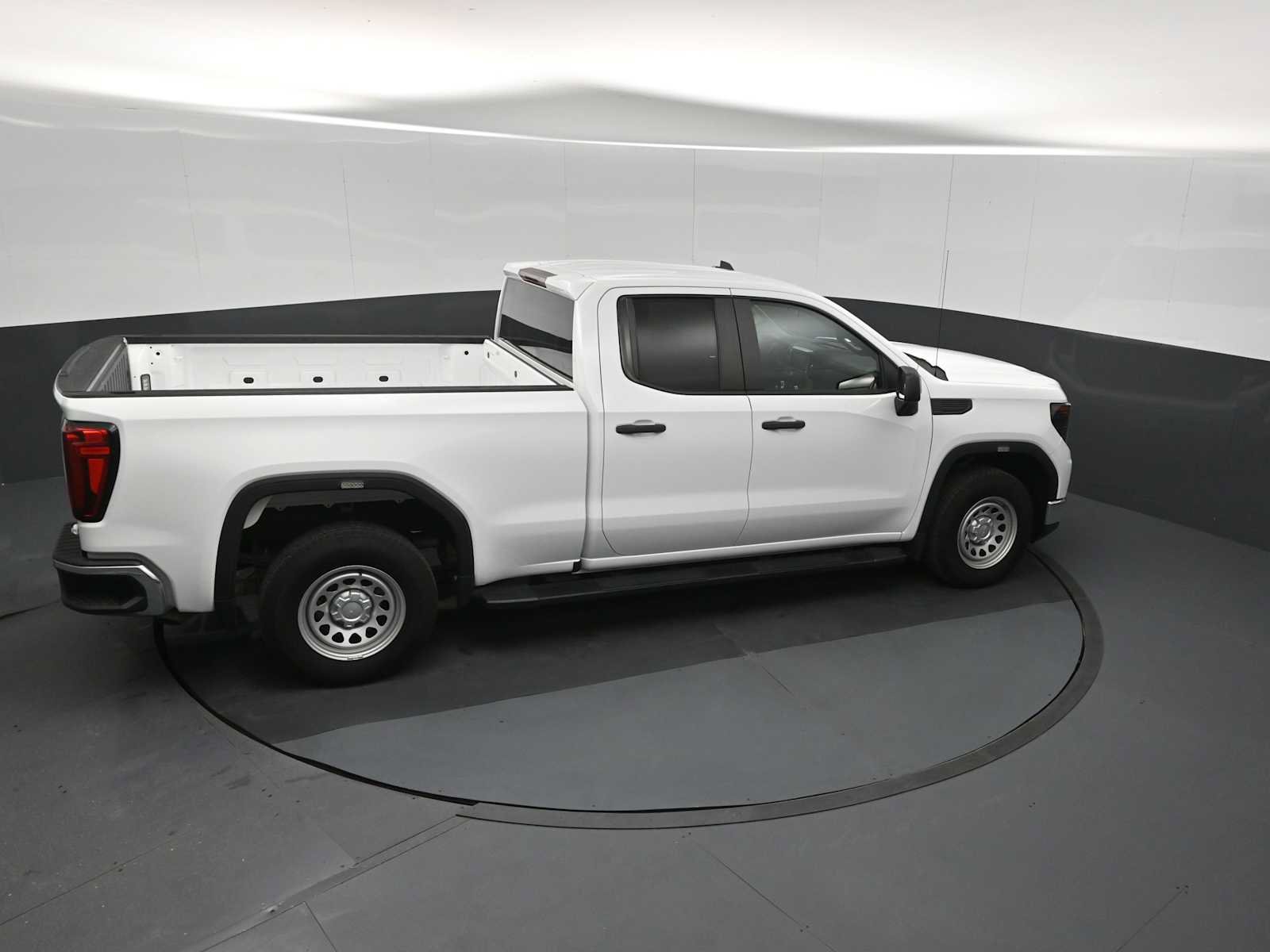Used 2024 GMC Sierra 1500 Pro w/ Pro Value Package AWD/4WD image 29
