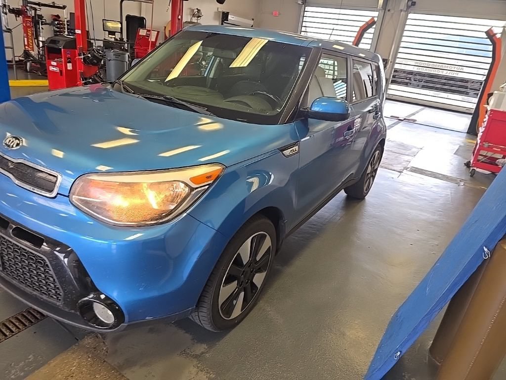 Used 2016 Kia Soul + w/ Designer's Package FWD image 2
