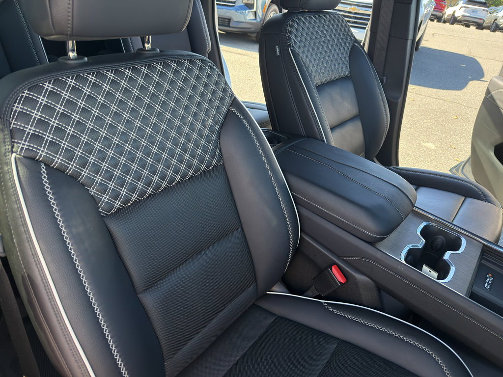 Used 2024 GMC Acadia Denali w/ Super Cruise Package image 36