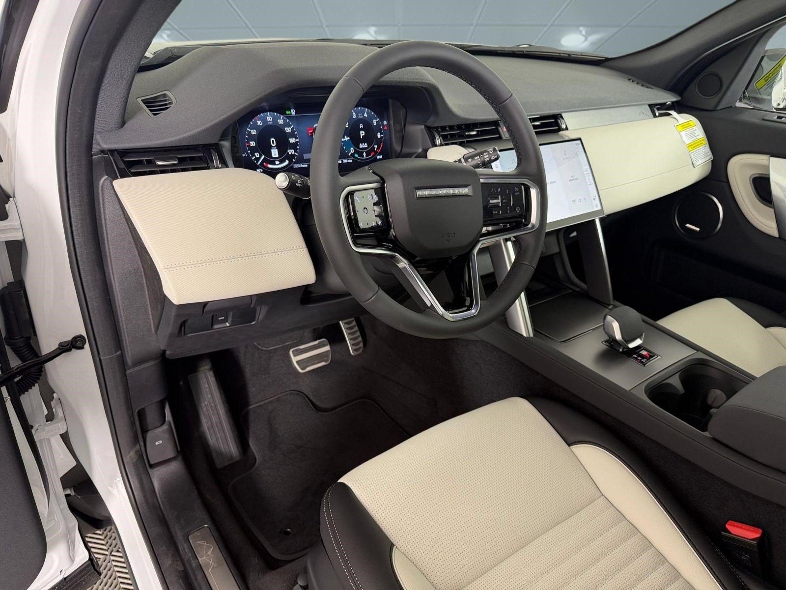 New 2026 Land Rover Discovery Sport Landmark AWD/4WD image 4