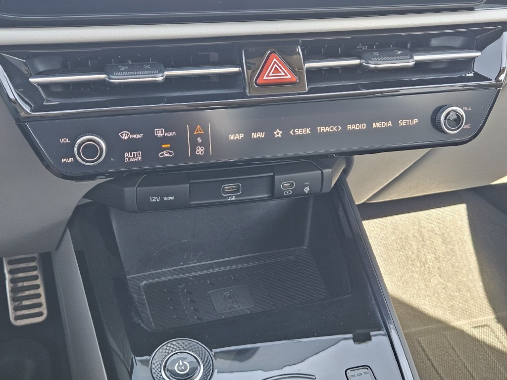 Certified 2024 Kia Niro Wave FWD image 19